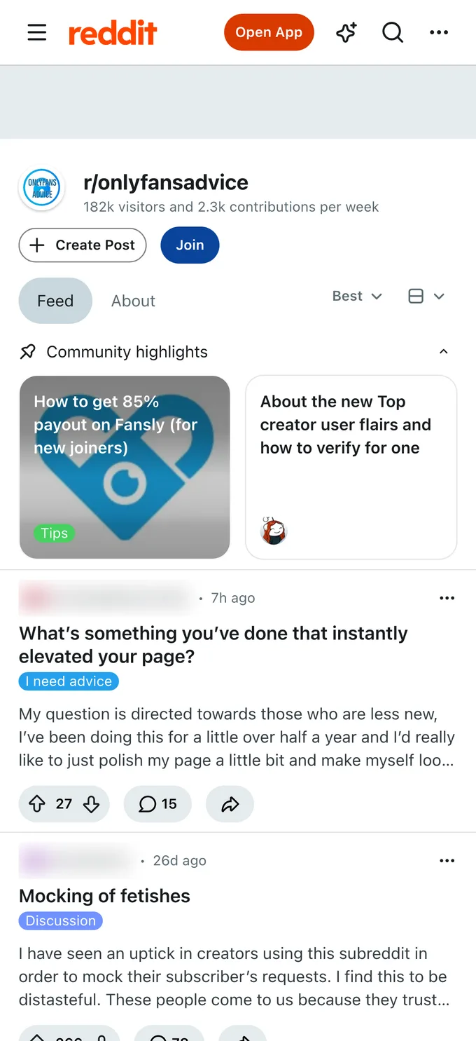 A creator-niche subreddit on Reddit showing its member count and recent active posts